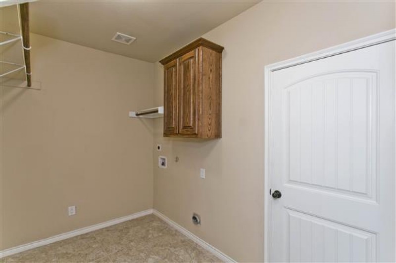    Main Level Utility Room 