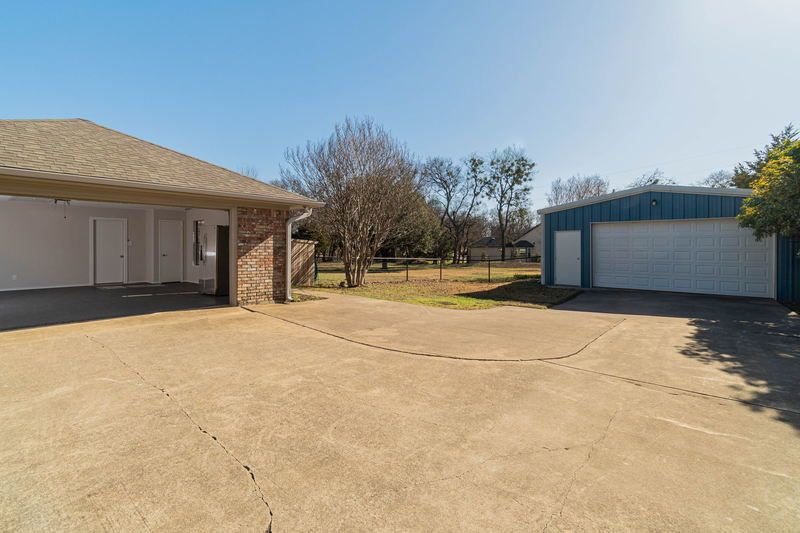    sprawling     acre lot 