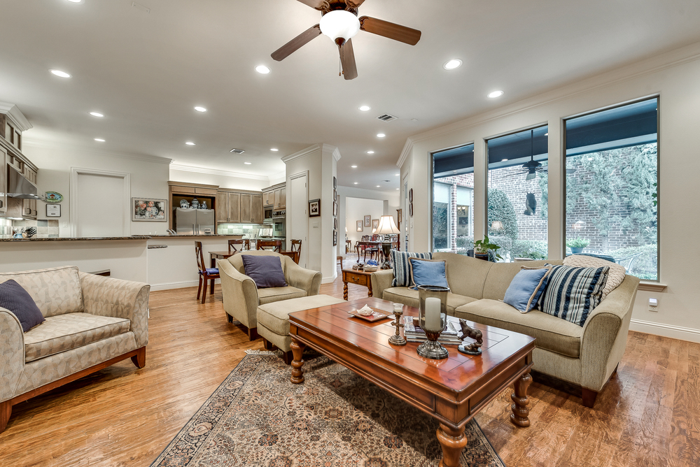    Open Floorplan is Perfect for Entertaining 