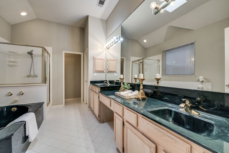    Master Bath 