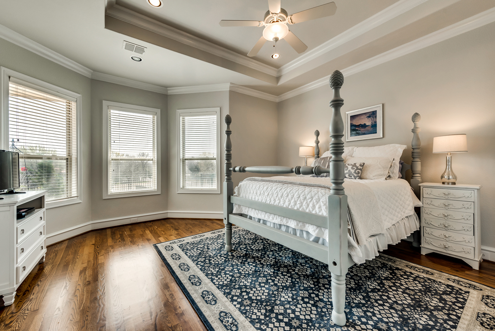    Spacious Master Retreat offers Bay Window and Tray Ceiling 