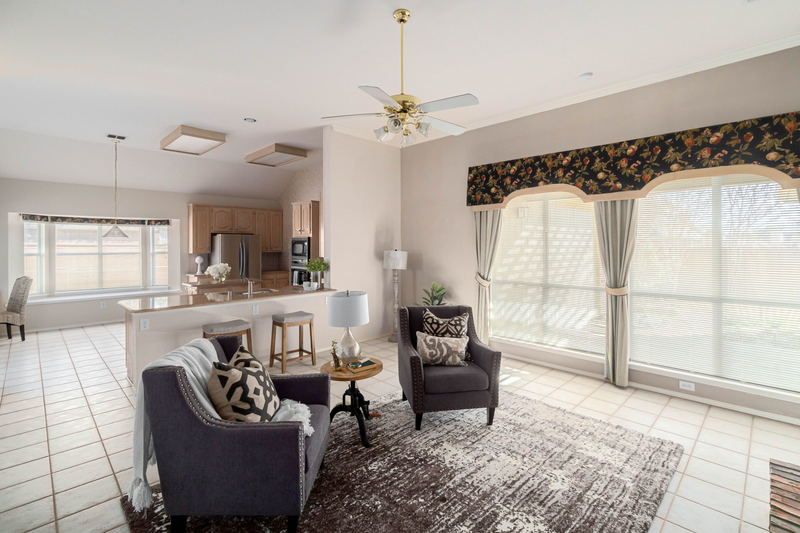    Open Floorplan is Great for Entertaining 