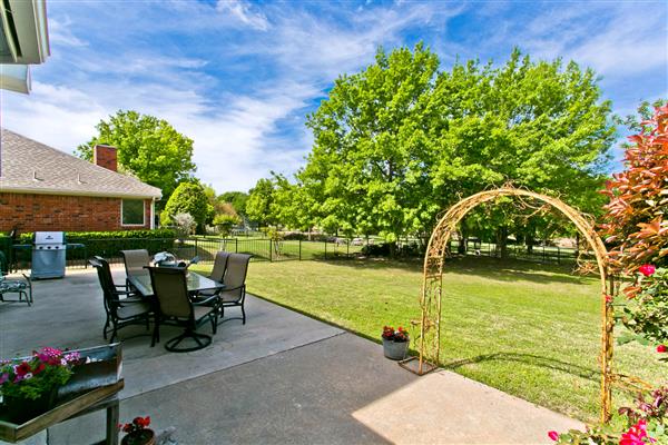    Oversized Patio and Landscaped Yard 