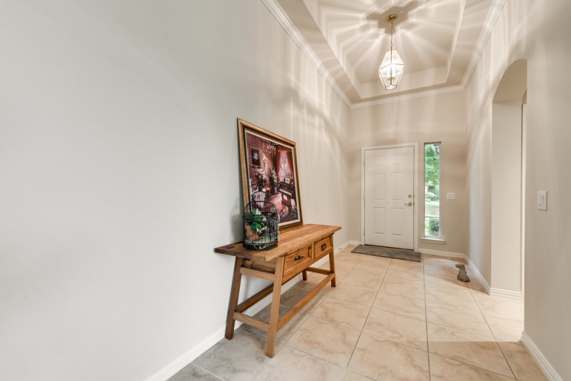    Entry with Soaring    ft Ceilings 