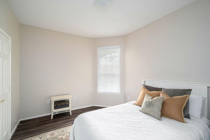    Split Secondary Bedroom 