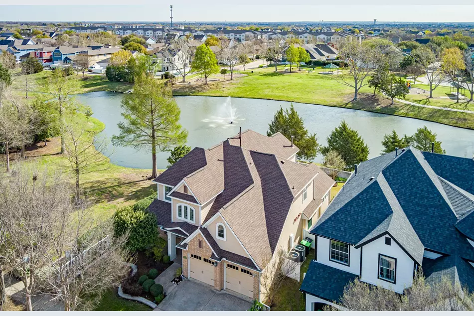 1312 Sea Pines Dr Savannah, TX 76227